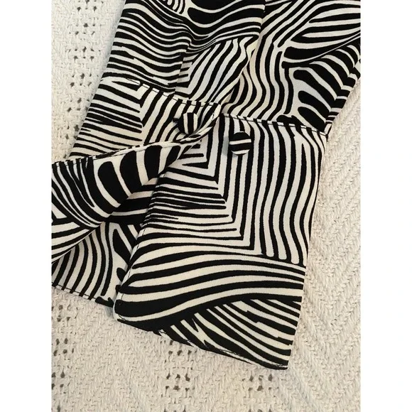 Chico's Zebra Print Long Sleeve ruffle Front Blouse Top Shirt Size 2 12/14 - Picture 10 of 12